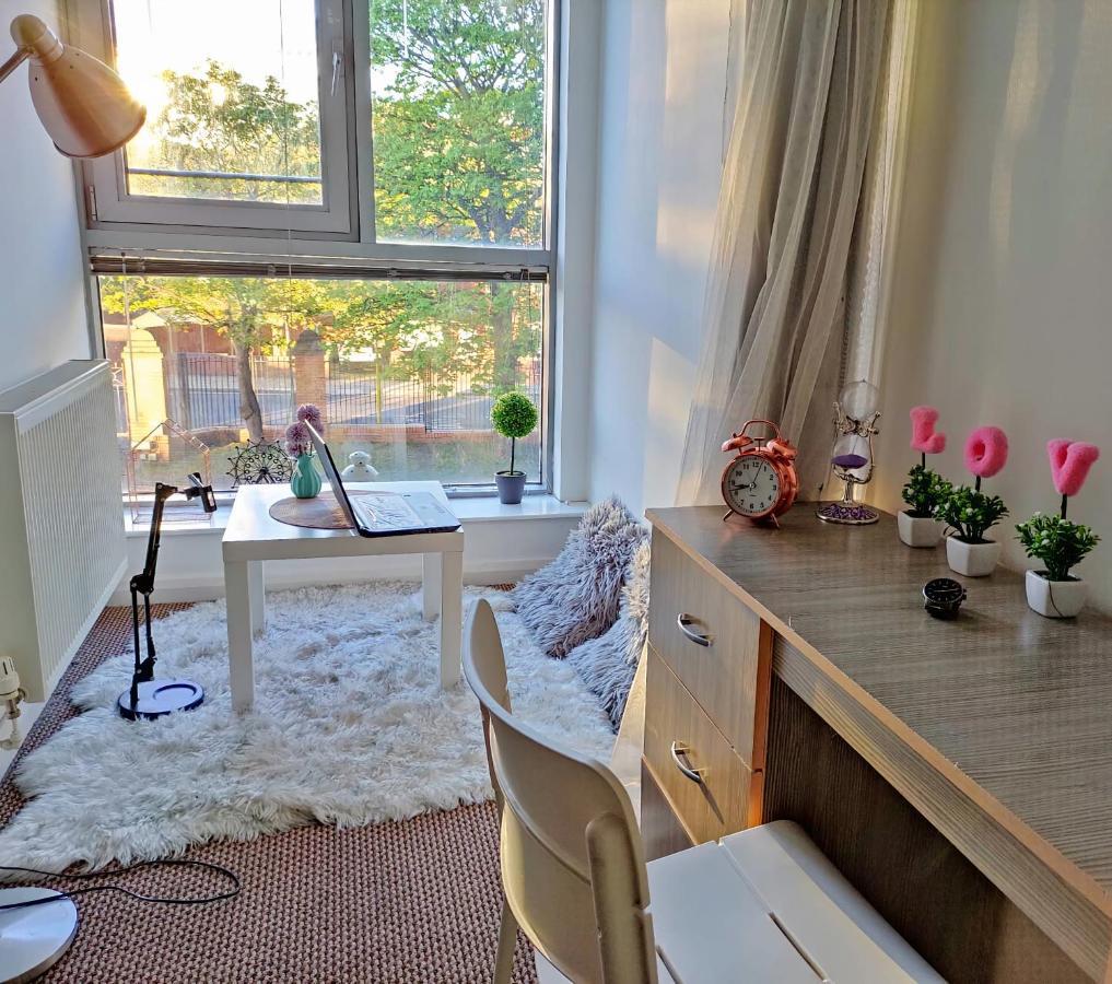 Large 3 Bedrooms In Liverpool City Centre, Free Parking 외부 사진